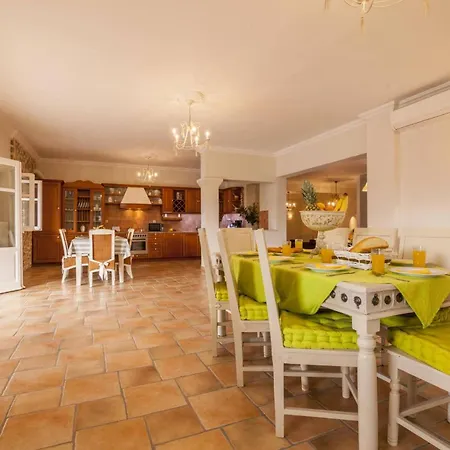 Victor By Villa Gardeládes