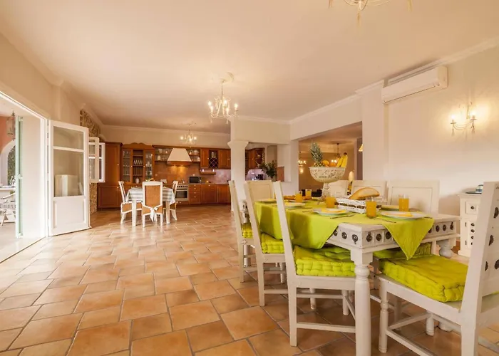 Victor By Villa Gardeládes